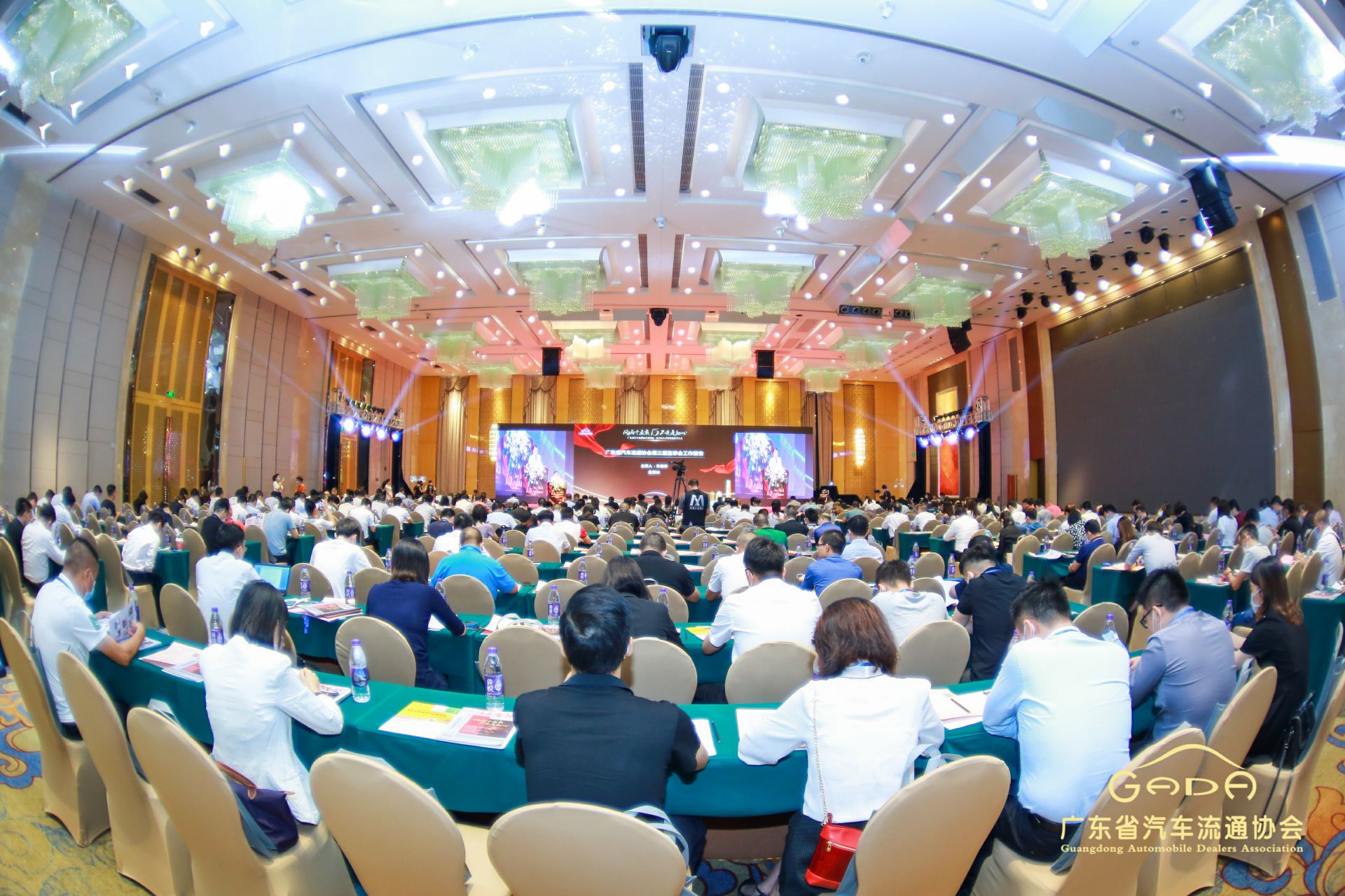喜报丨爱游戏ayx·网站官网登陆入口-爱游戏online(中国)“包揽”省汽车流通行业颁奖礼53项大奖(图1)